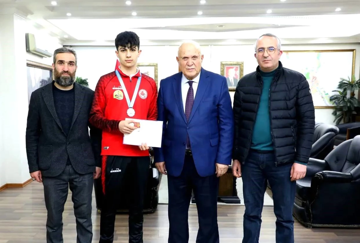 Bayburt Belediyesi Tuğra Boks Spor Kulübü Sporcusu Türkiye İkincisi Oldu