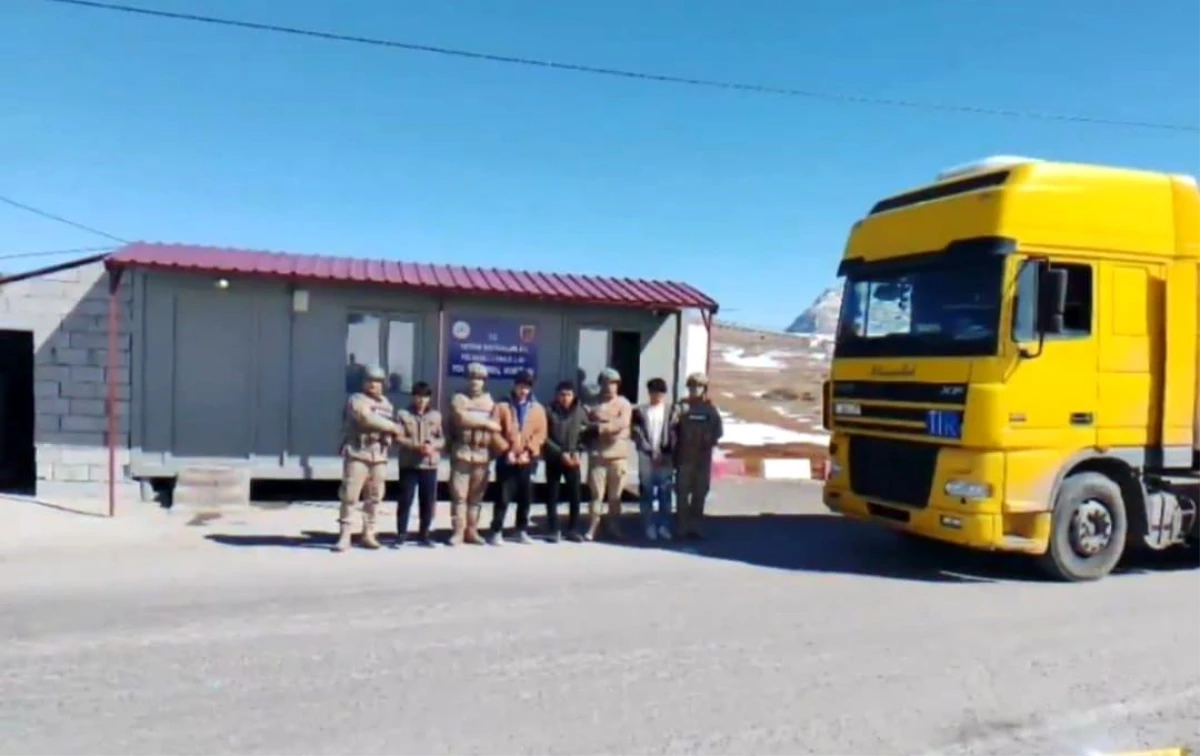 Bitlis\'te 18 organizatör ile 197 göçmen yakalandı