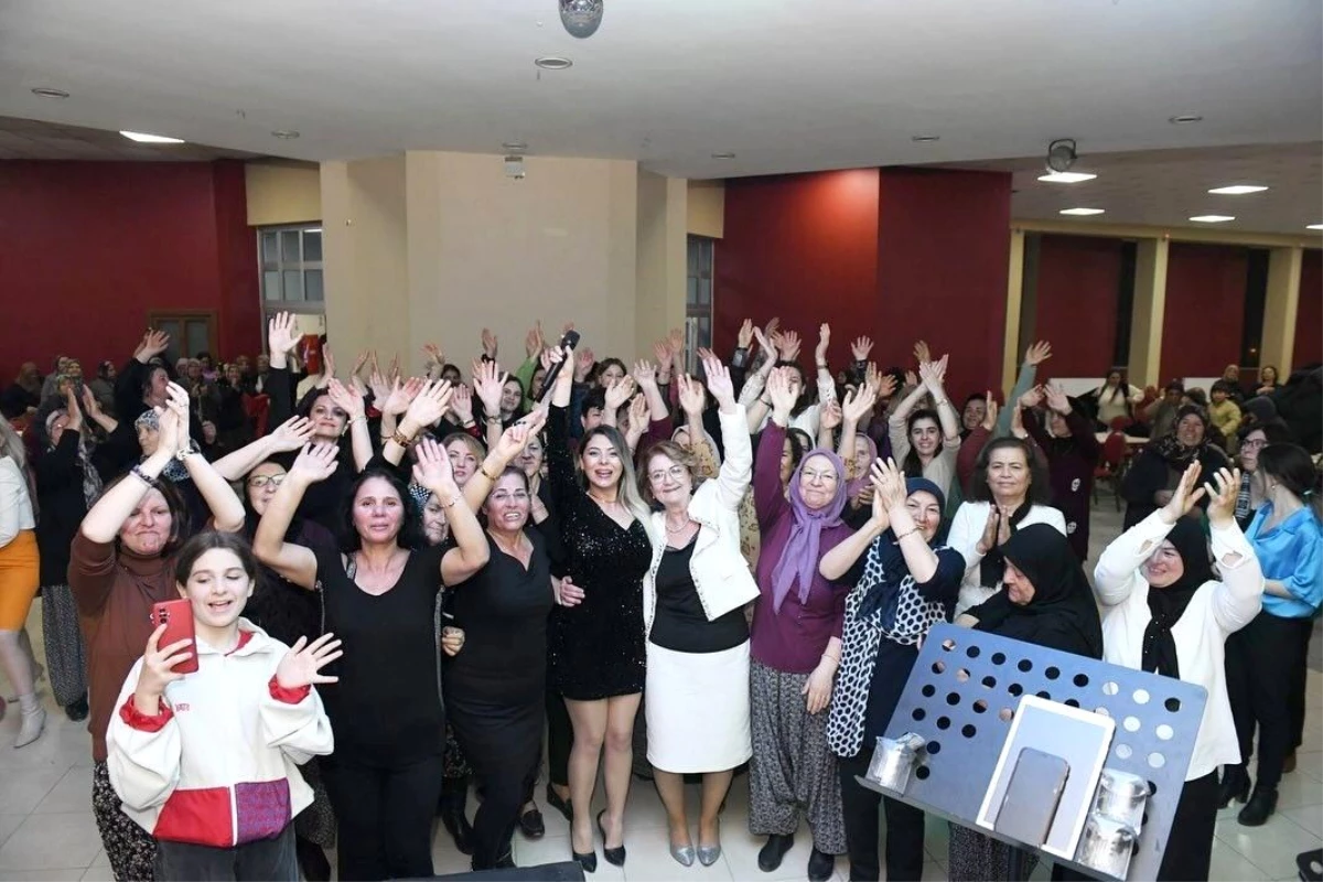 Bozkurt Belediye Başkanı Birsen Çelik, 8 Mart Dünya Emekçi Kadınlar Günü\'nü kutladı