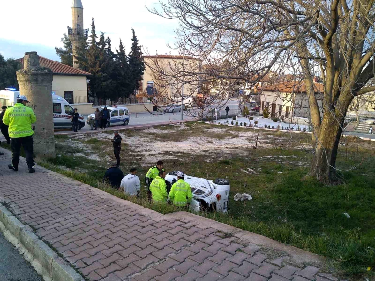 Burdur\'da Ekobis Kazası: 3 Kişi Yaralandı