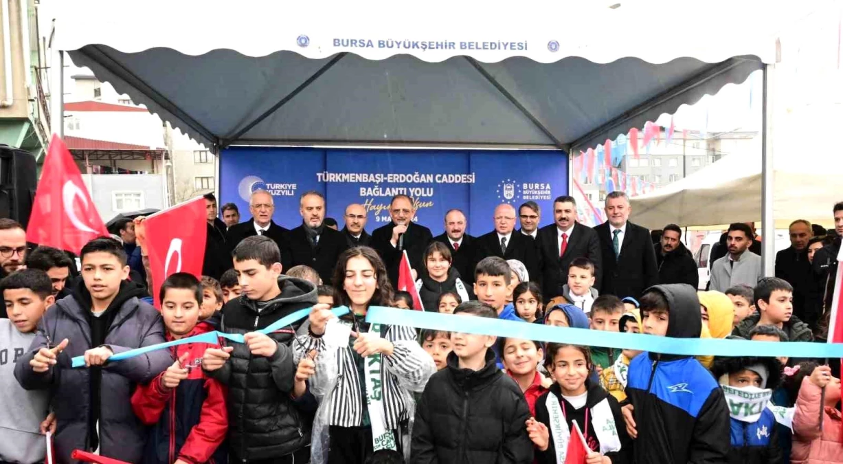 Bursa\'da Güney Koridoru\'nun bir parçası olan Türkmenbaşı-Erdoğan Caddesi Bağlantı Yolu hizmete açıldı