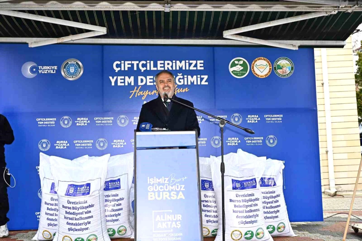 Bursa Büyükşehir Belediyesi, Keles\'teki Üreticilere Yem Destekleri Sağladı