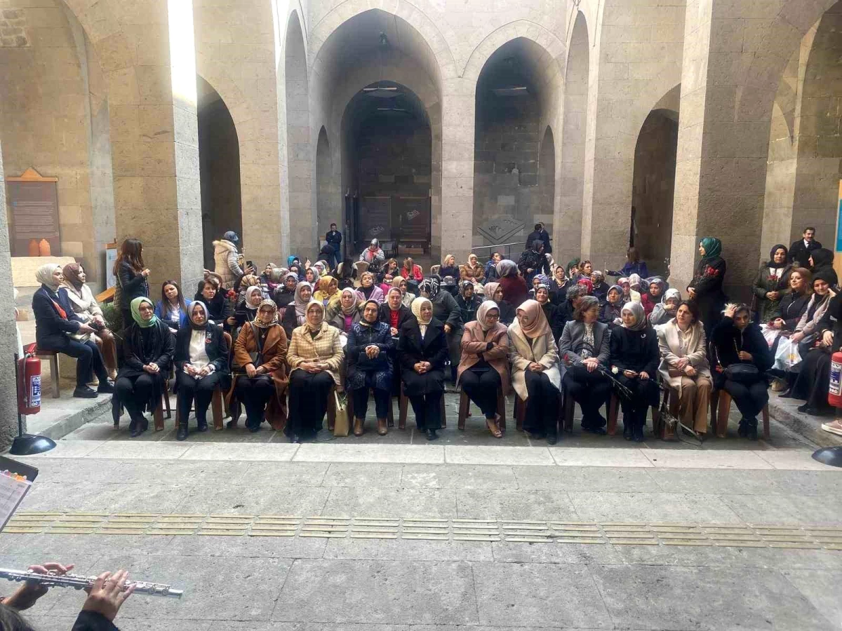 Kayseri Büyükşehir Belediyesi 8 Mart Dünya Kadınlar Günü\'nde Ritmini Yakala etkinliği düzenledi
