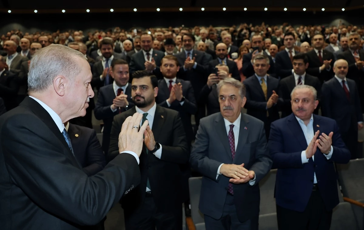 Cumhurbaşkanı Erdoğan: \'15 sene önce nerede duruyorsam bugün de aynı yerde dimdik duruyorum\'