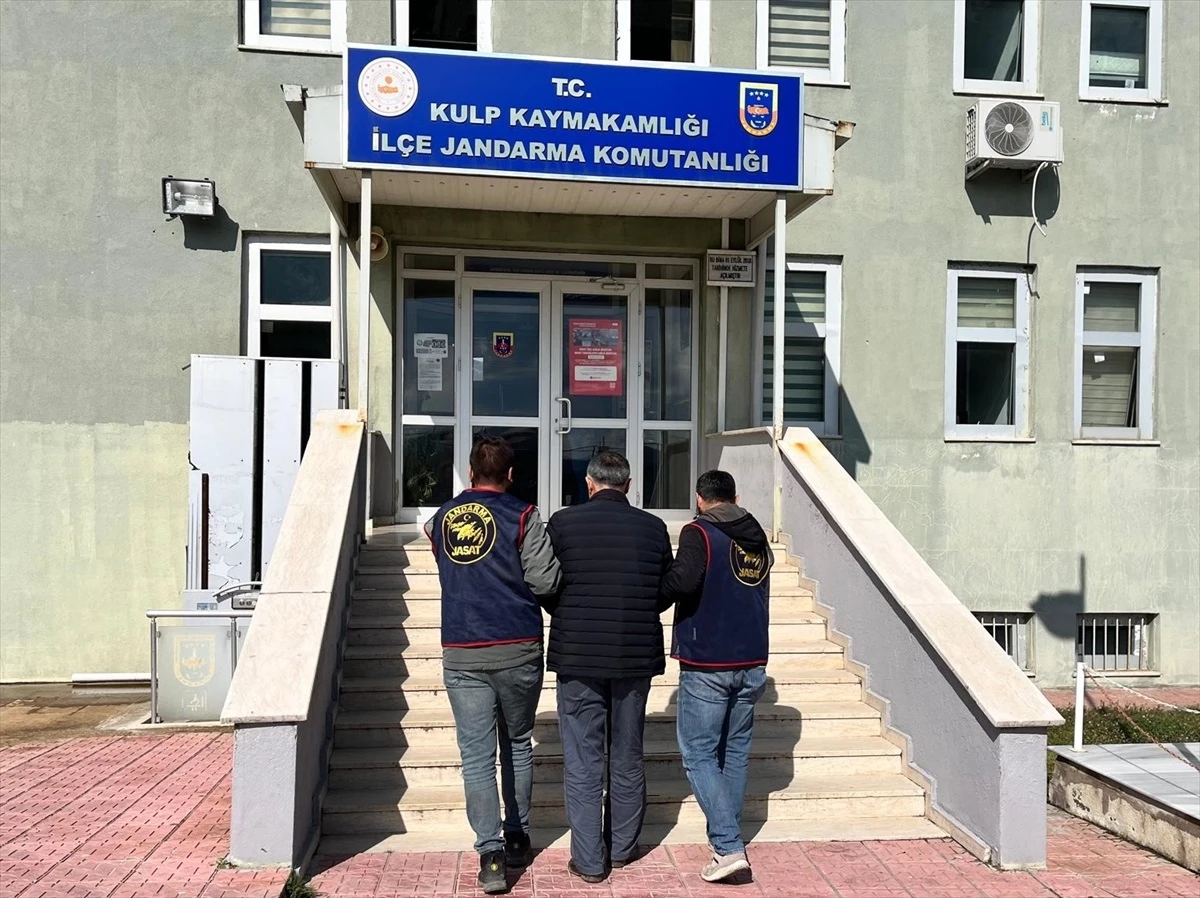 Diyarbakır\'da 5 hükümlü ve 3 şüpheli yakalandı
