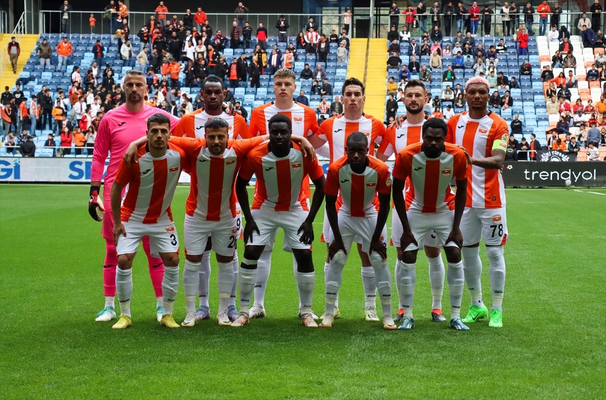 Adanaspor ile Sakaryaspor 0-0 berabere kaldı