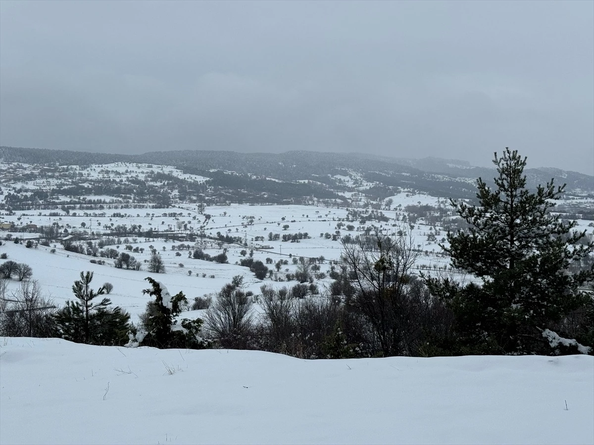 Kastamonu\'da Kar Yağışı: Kar Kalınlığı 10 Santimetreye Ulaştı