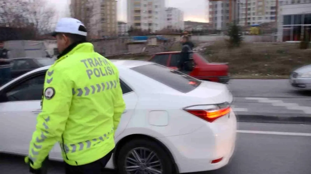 Kayseri\'de Gürültü Kirliliği Yapan Araçlara Uygulama Yapıldı