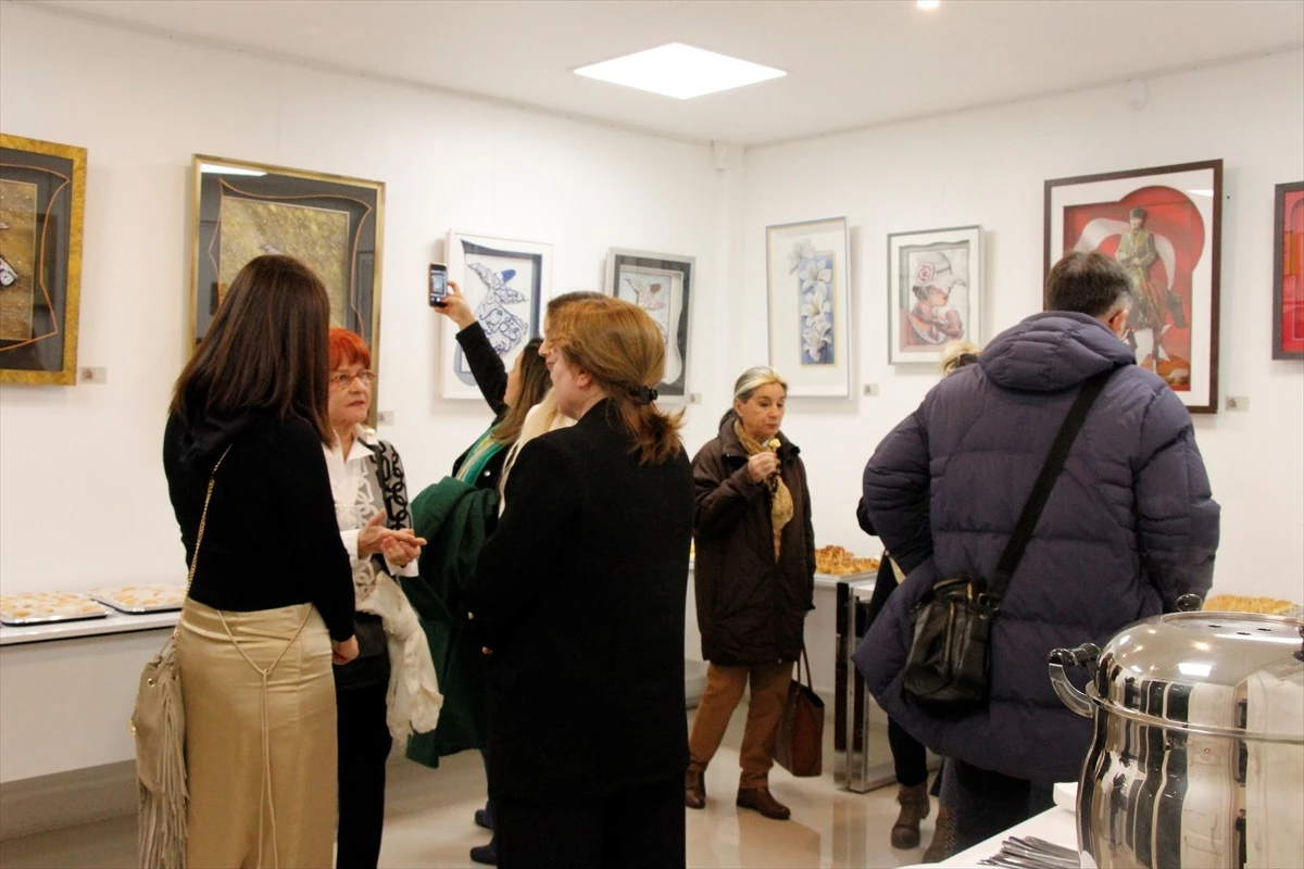 Paris\'te Türk Kadın Ressamların Eserlerinin Yer Aldığı Sergi Açıldı