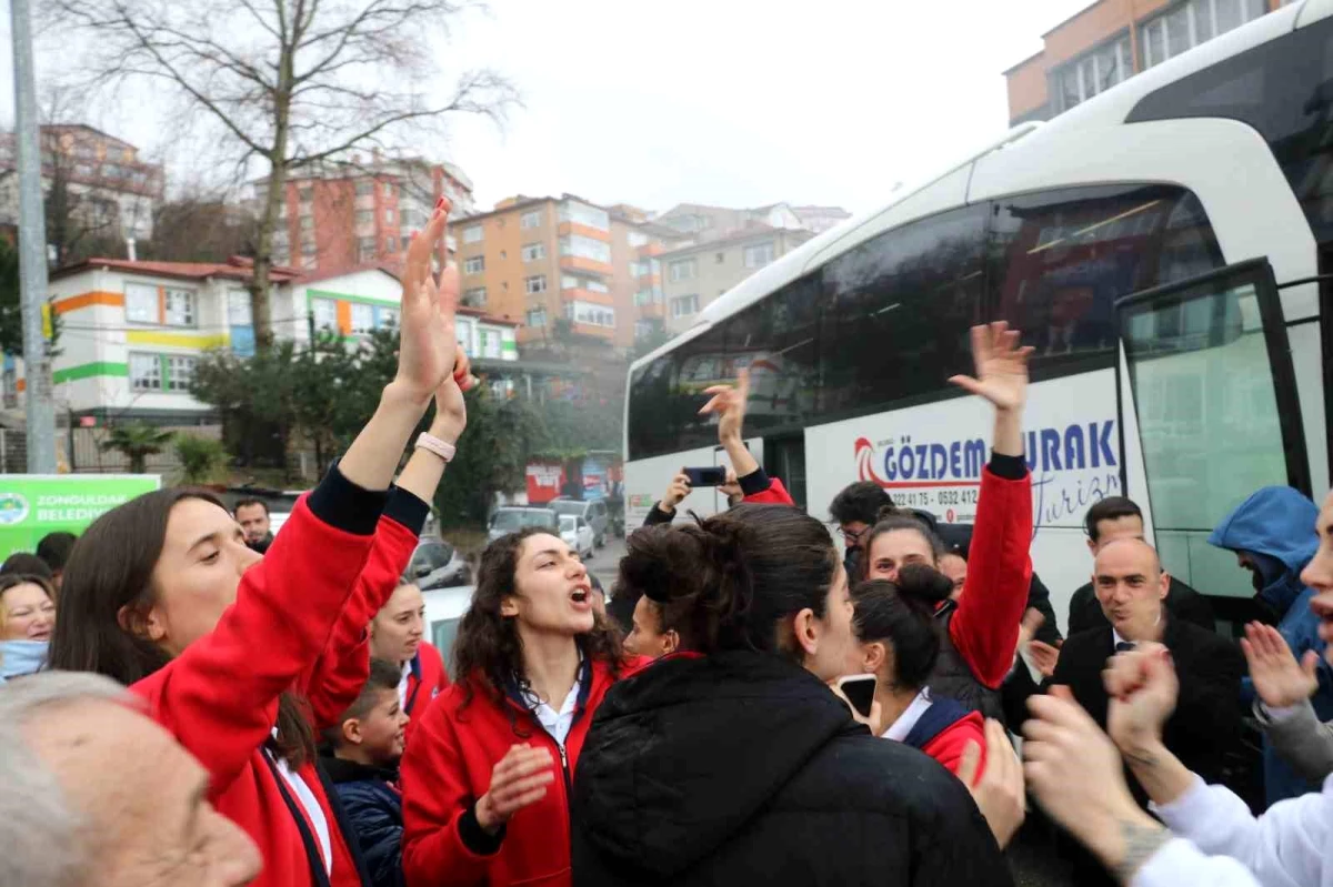 Zonguldak Basket 67 Takımı Kadınlar Basketbol Ligi\'nde Şampiyon Oldu