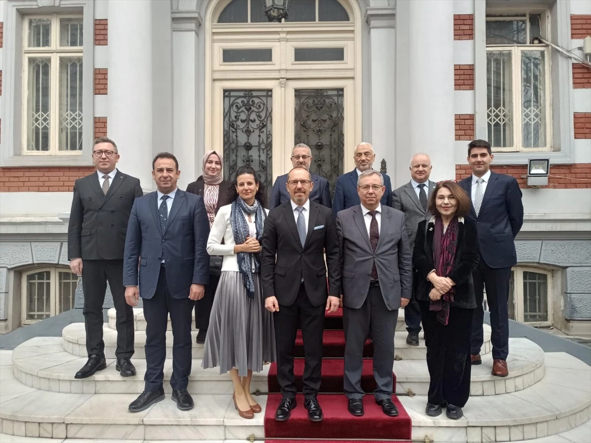 Trakya Üniversitesi heyeti Türkiye\'nin Bükreş Büyükelçisi Özgür Kıvanç Altan\'ı ziyaret etti
