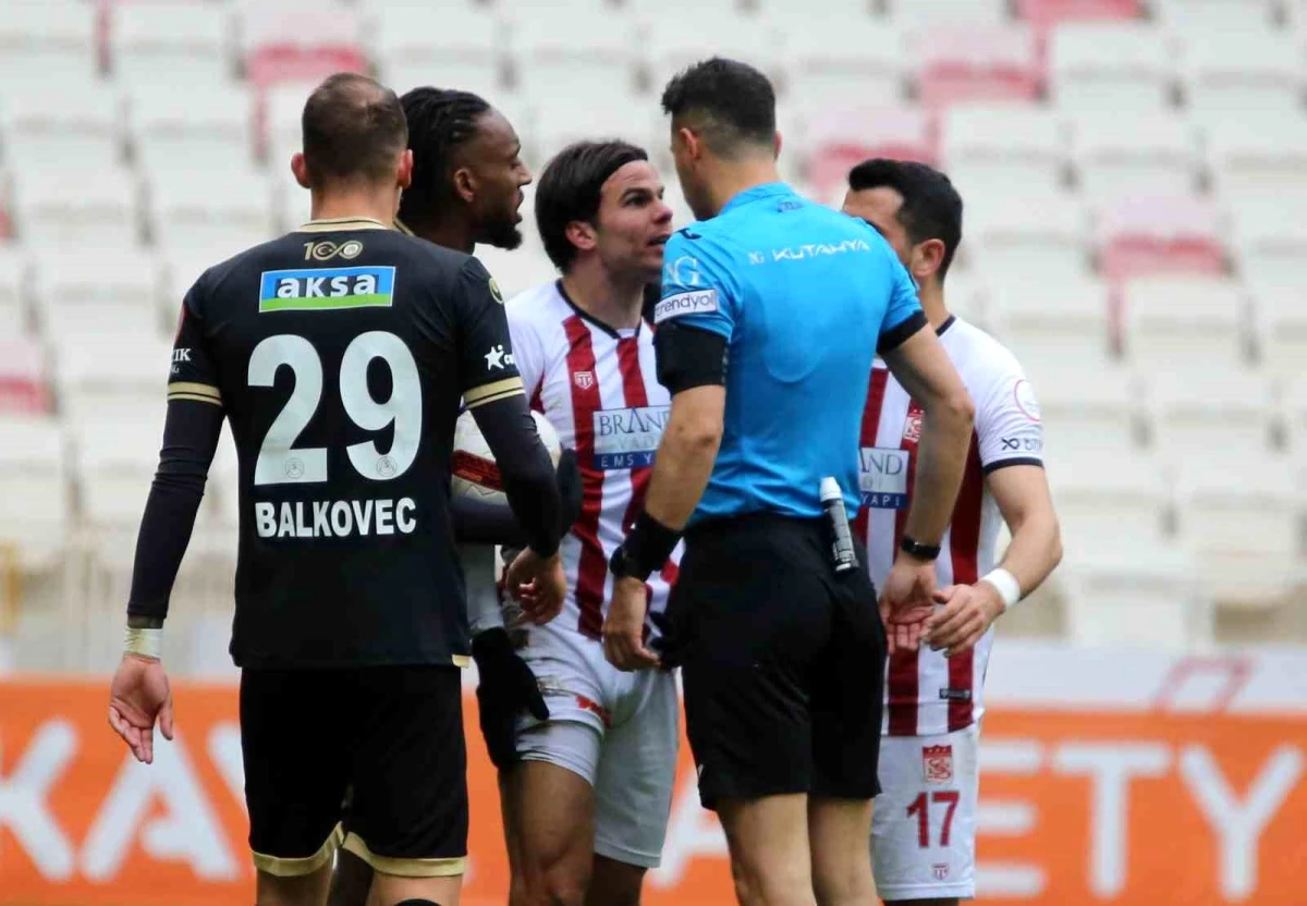 Sivasspor, Alanyaspor\'a 2-1 mağlup oldu