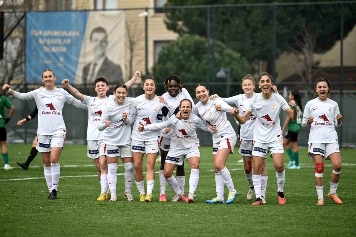 Galatasaray Kadın Futbol Takımı Ataşehir Belediyespor\'u Yendi