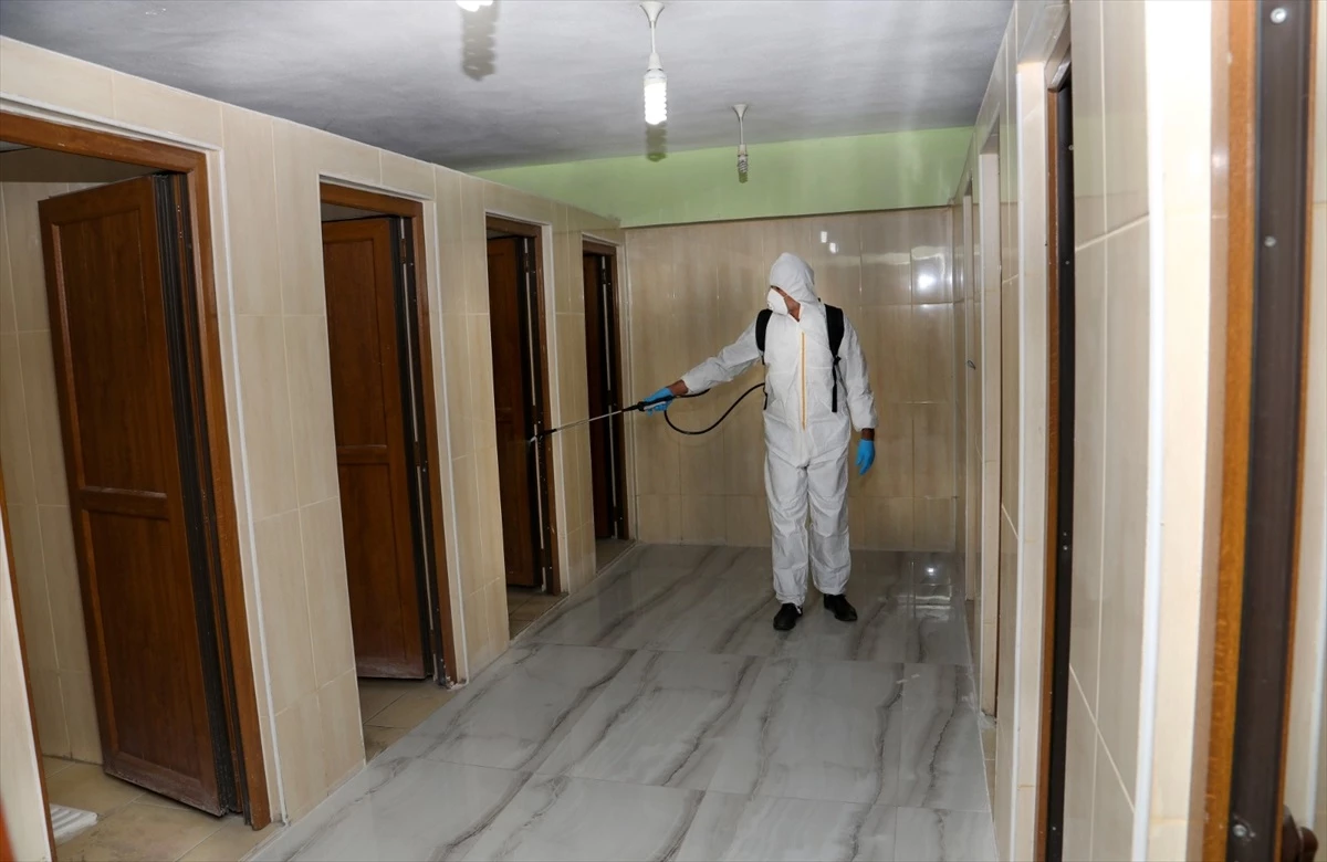 Van Büyükşehir Belediyesi Ramazan Öncesi Camilere Temizlik Çalışması Yaptı