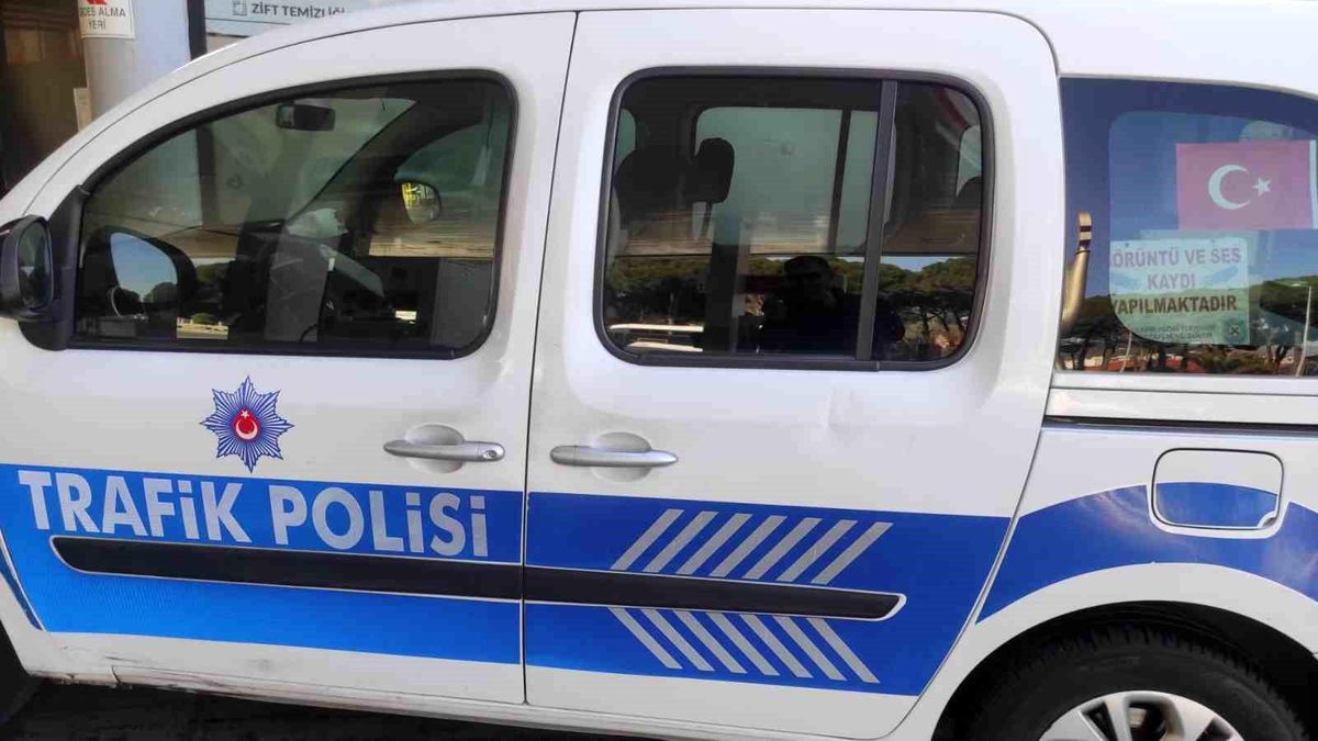 Aydın\'da alkollü sürücü polisi sürükleyerek yaraladı