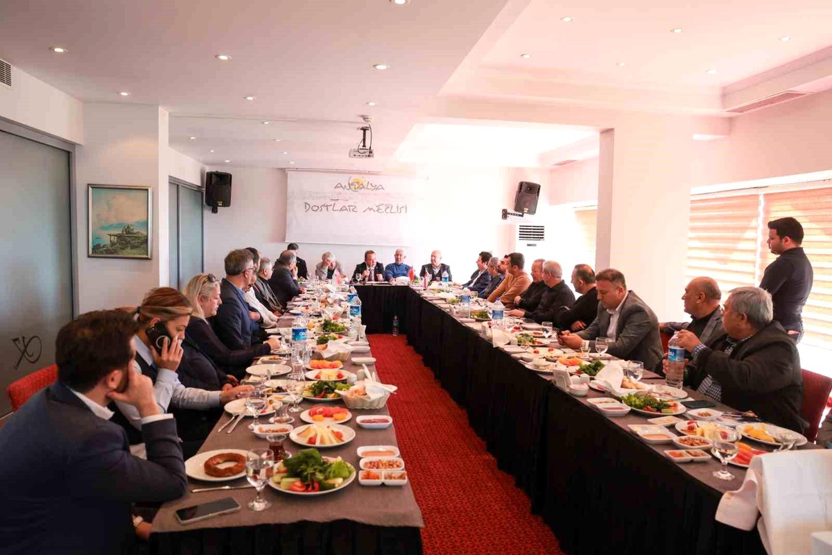 Başkan Böcek, Antalya\'ya trafikten arınmış yeni bir yaşam alanı kazandıracak