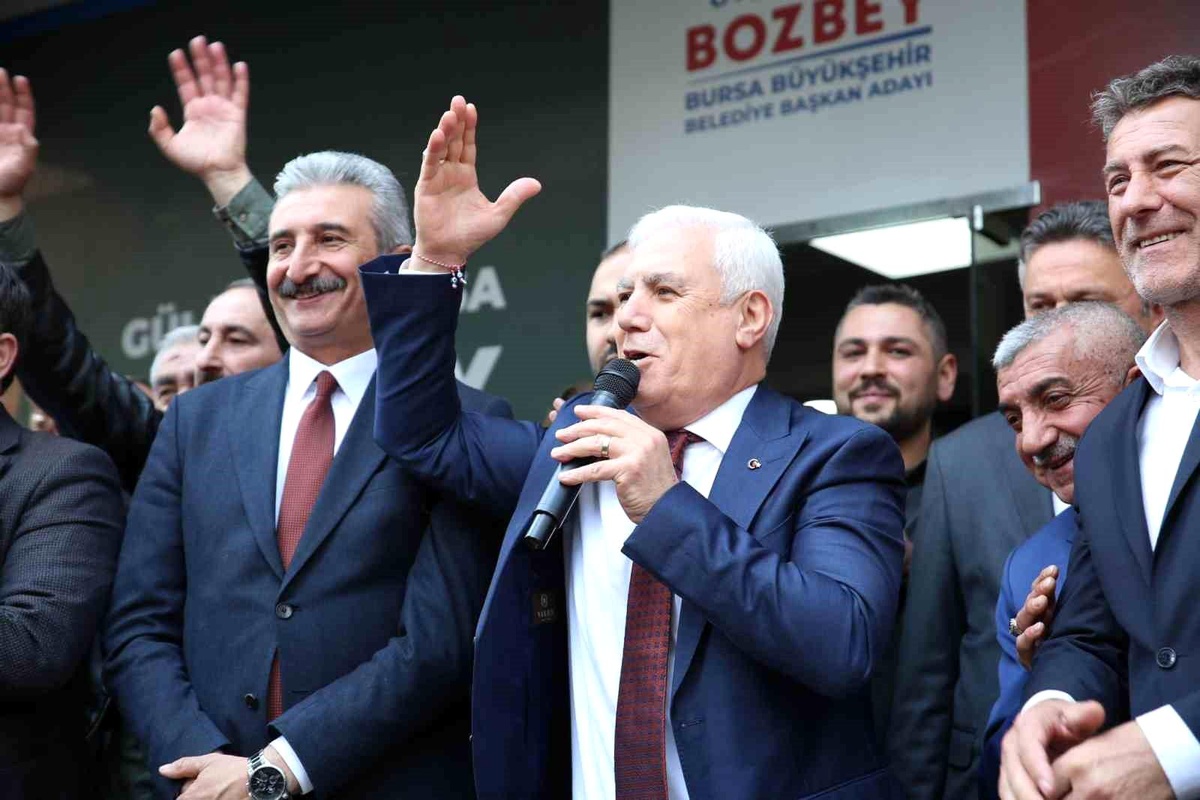 Bursa Büyükşehir Belediye Başkan Adayı Mustafa Bozbey, madde bağımlısı çocuklara çözüm bulacaklarını söyledi