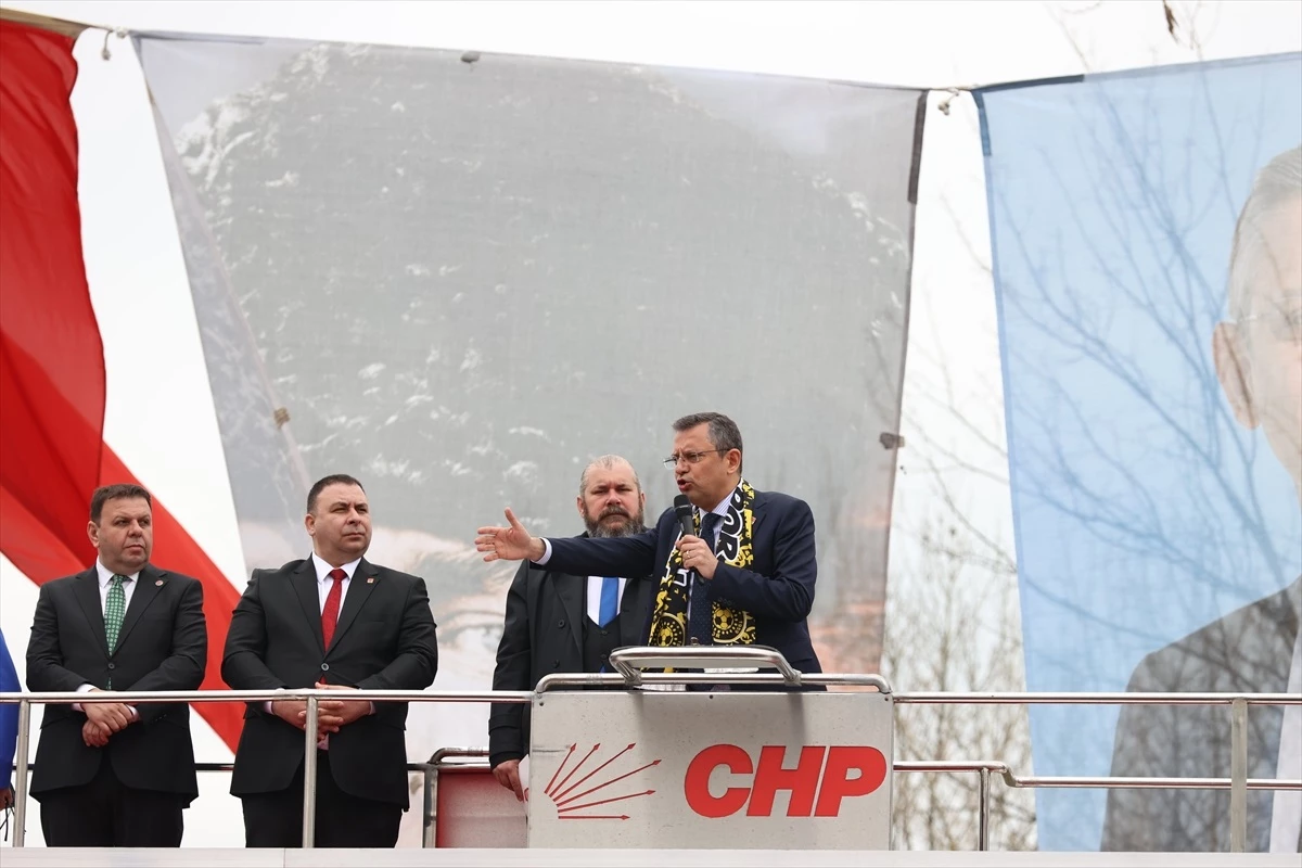 CHP Genel Başkanı Özgür Özel: \'Ben çiftçinin, üreticinin, emeklinin hakkı için onunla sonuna kadar kavga edeceğim\'