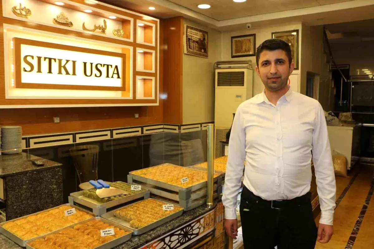 Diyarbakır\'da Ramazan ayında burma kadayıf tatlısı yoğun ilgi görüyor