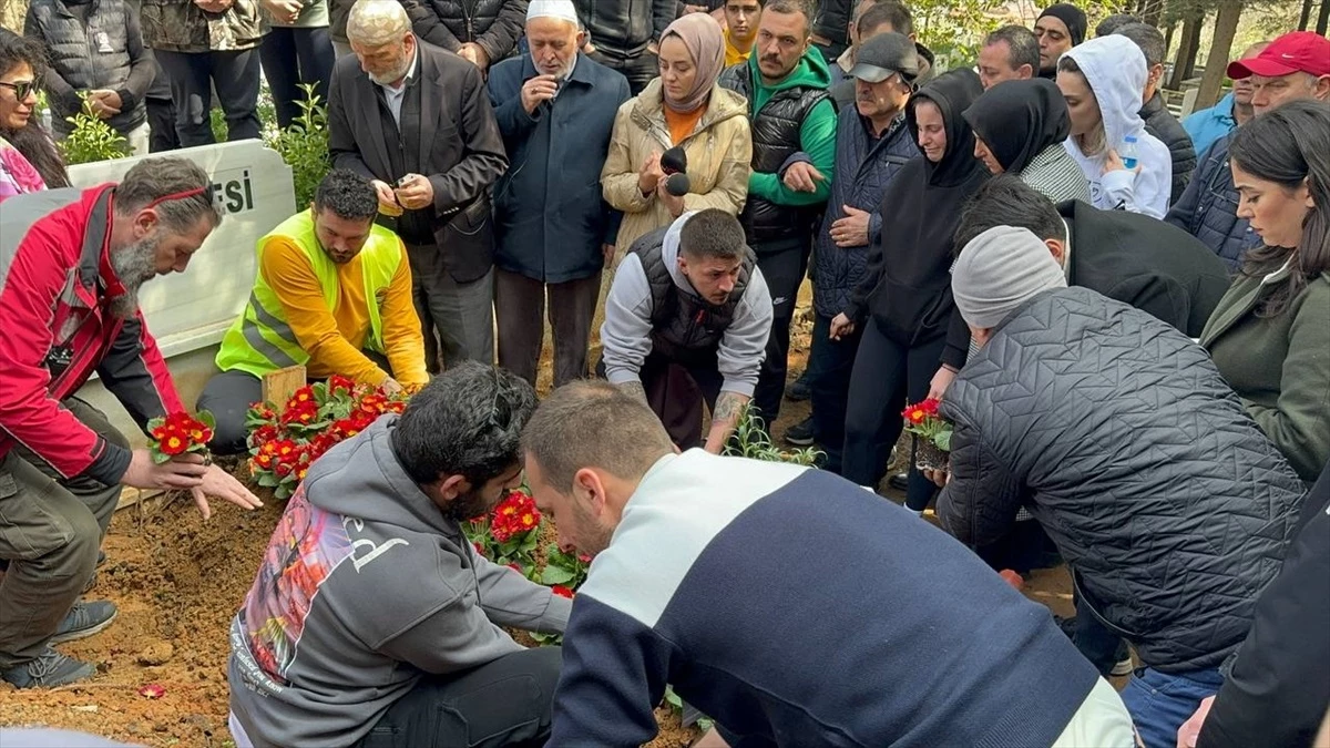 Eyüpsultan\'da Off-Road Kazasında Hayatını Kaybeden Oğuz Murat Acı İçin Adalet Konvoyu Düzenlendi