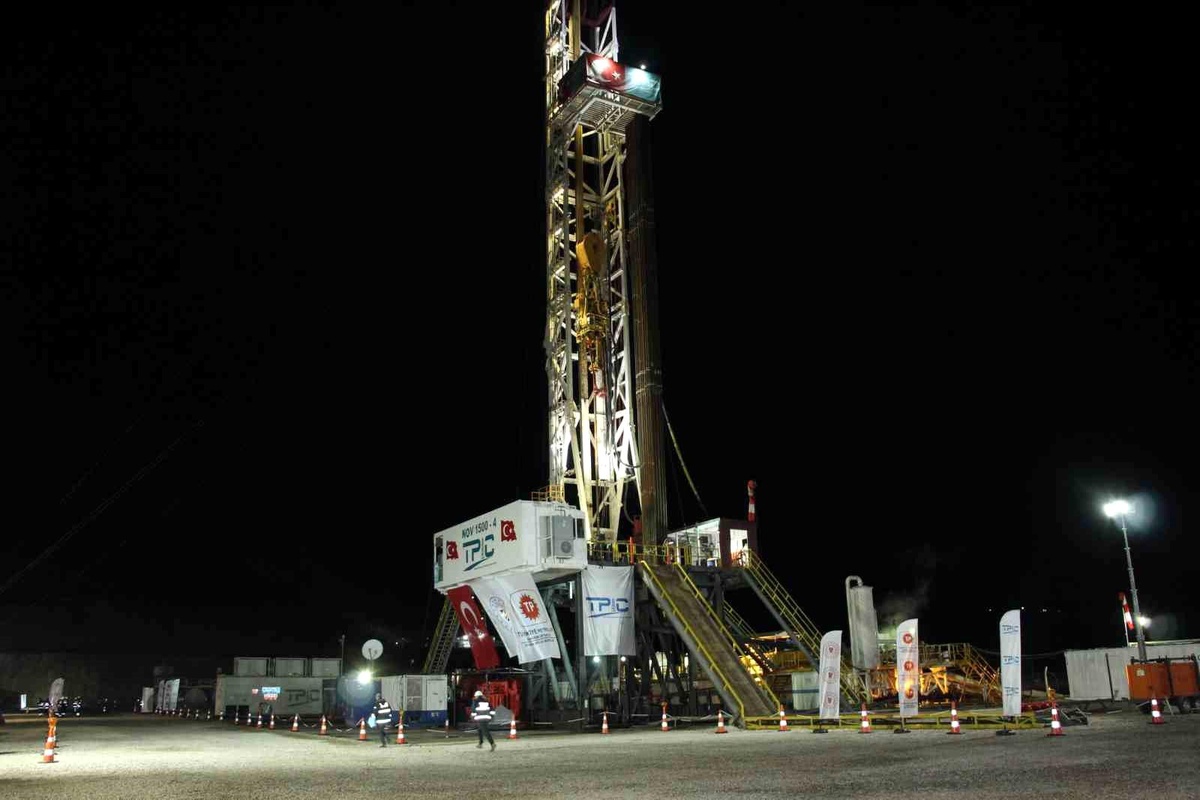 Şırnak\'ta terör örgütünden temizlenen dağlar petrol üretimine dönüştü