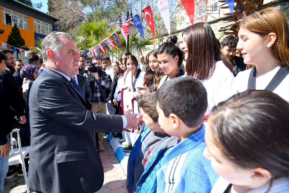 Gençlik ve Spor Bakanı Osman Aşkın Bak, Türk mühendislerinin başarılarından bahsetti