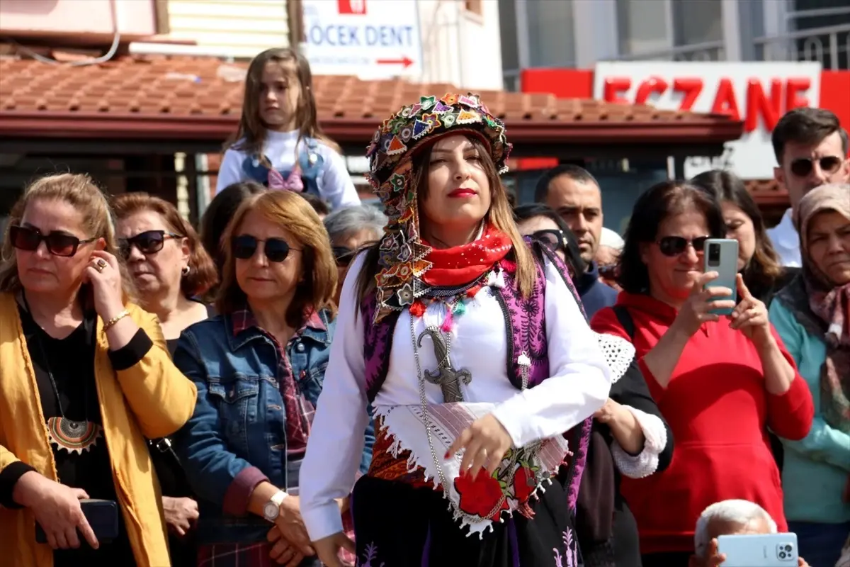 Muğla\'nın Fethiye ilçesinde Göcek Ot Yemekleri Festivali düzenlendi