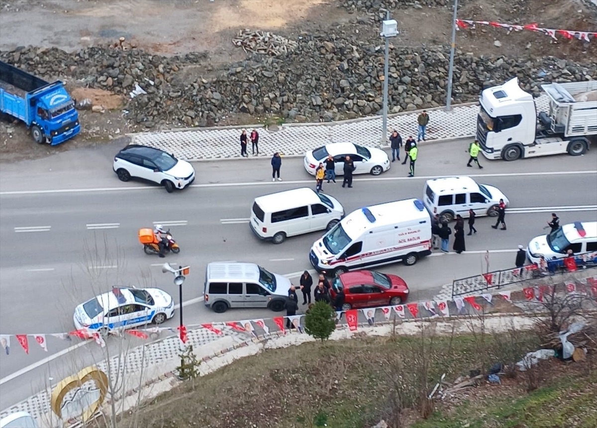 Gümüşhane\'de otomobilin çarptığı çocuk yaralandı