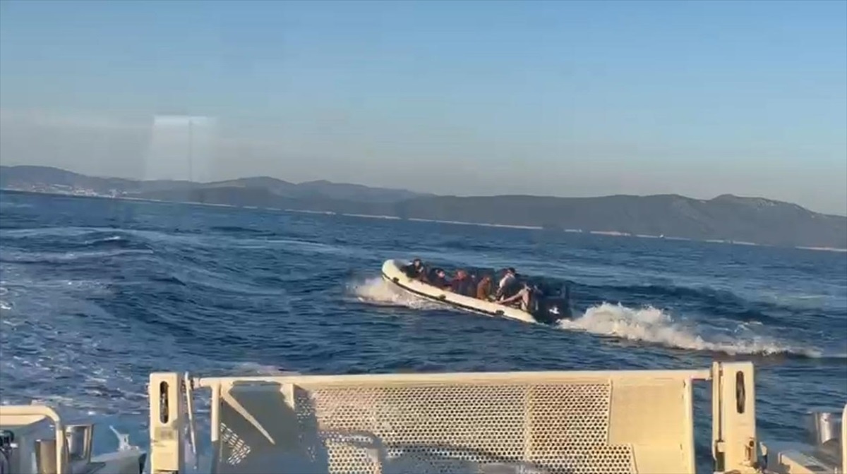 Muğla\'nın Bodrum ilçesi açıklarında 20 düzensiz göçmen yakalandı