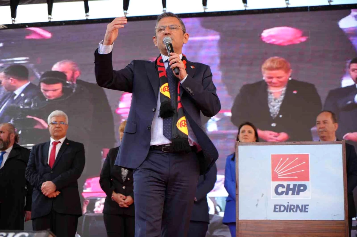 CHP Genel Başkanı Özgür Özel: Hamdi Sedefçi İYİ Parti\'ye geçti, CHP oylarını bölmek istiyor
