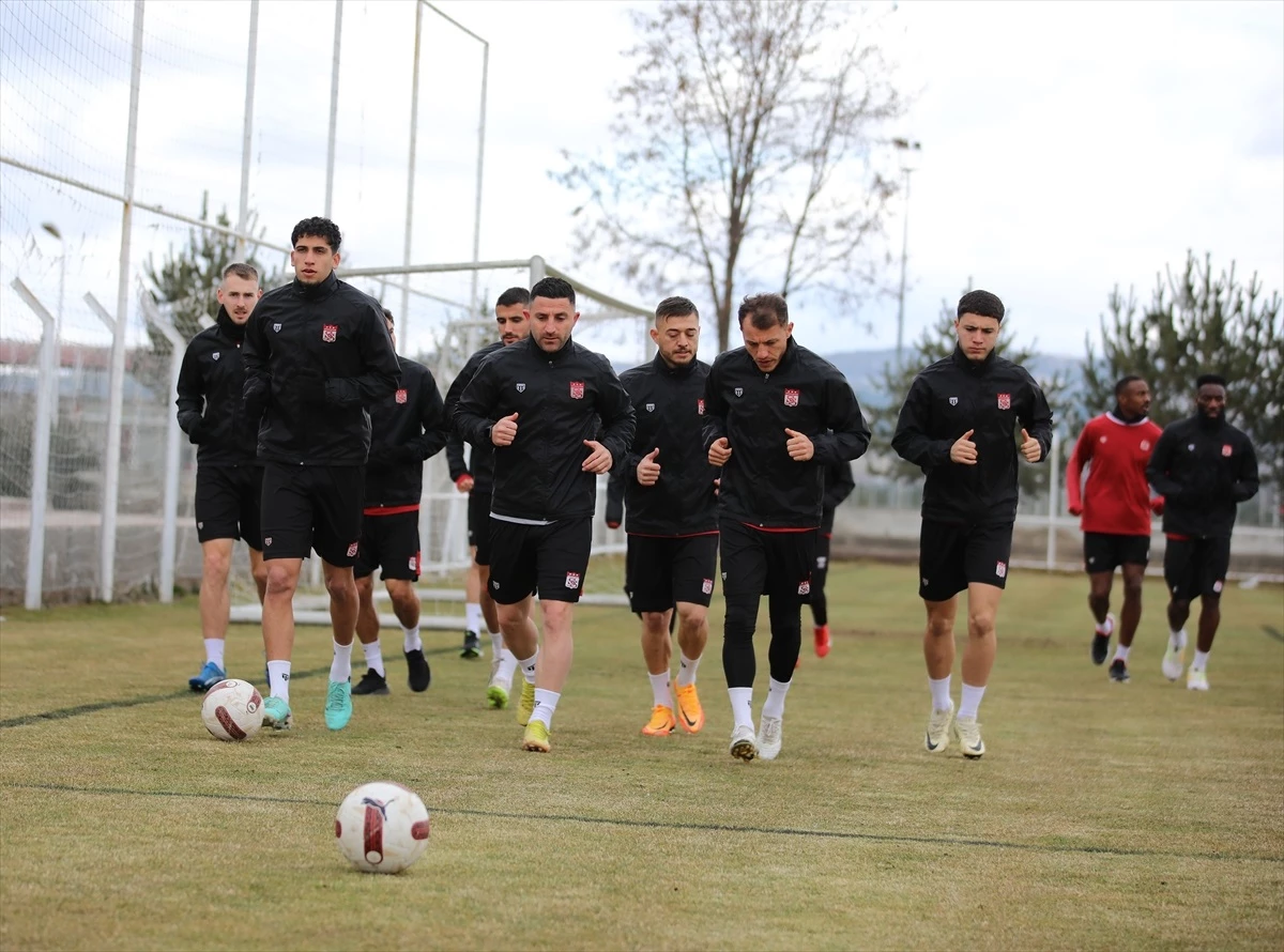 EMS Yapı Sivasspor, Yukatel Adana Demirspor maçı için hazırlıklara başladı