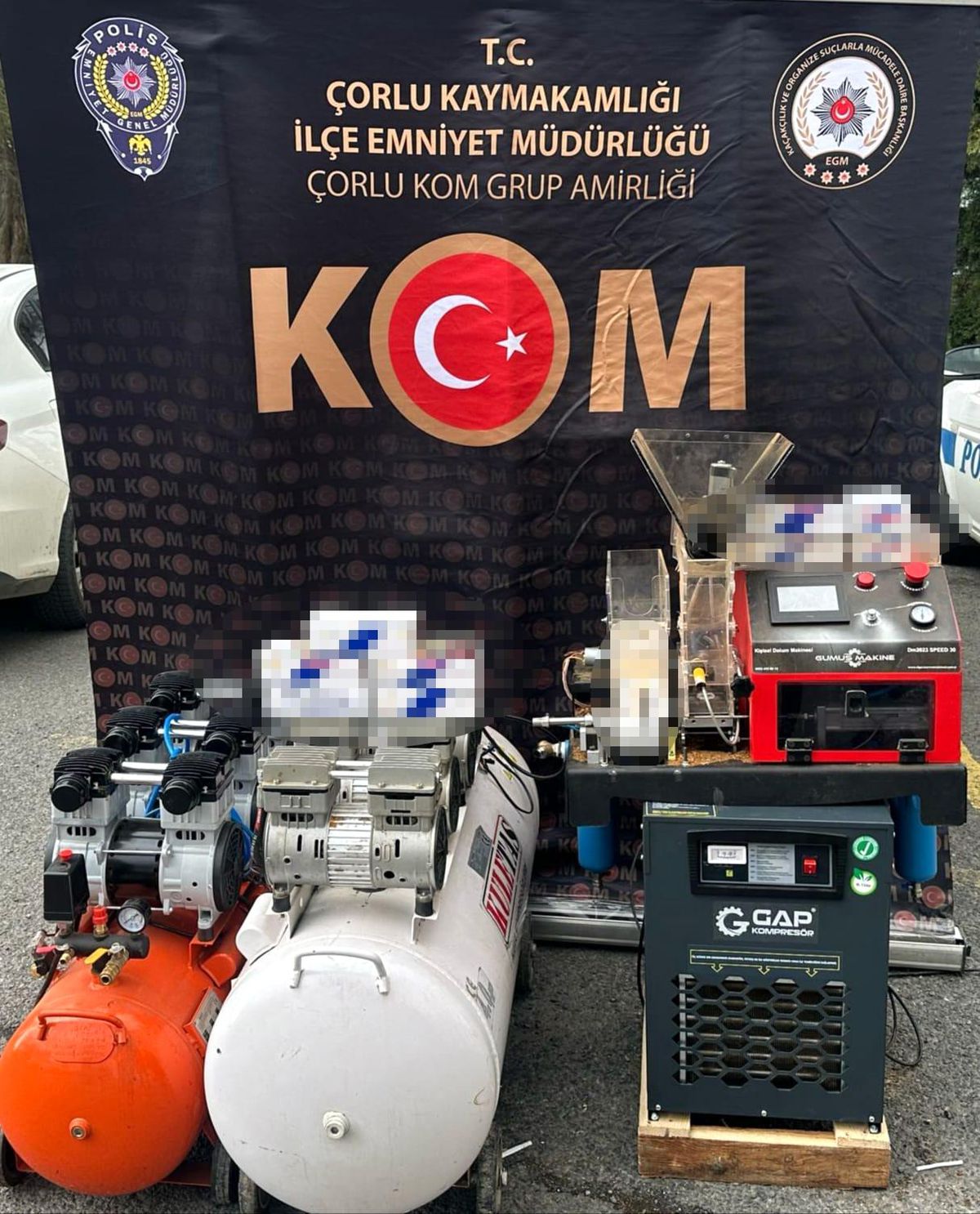 Tekirdağ\'da Kaçak Sigara Operasyonunda Ele Geçirilen Malzemeler