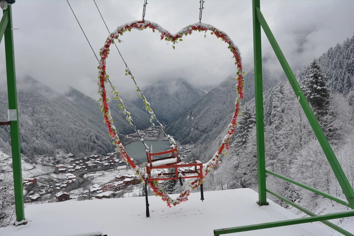 Trabzon\'un yüksek kesimlerinde kar yağışı etkili oldu
