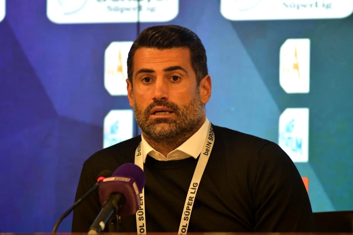 Hatayspor Teknik Direktörü Volkan Demirel: Hem alınan skordan hem de oyundan mutlu değilim