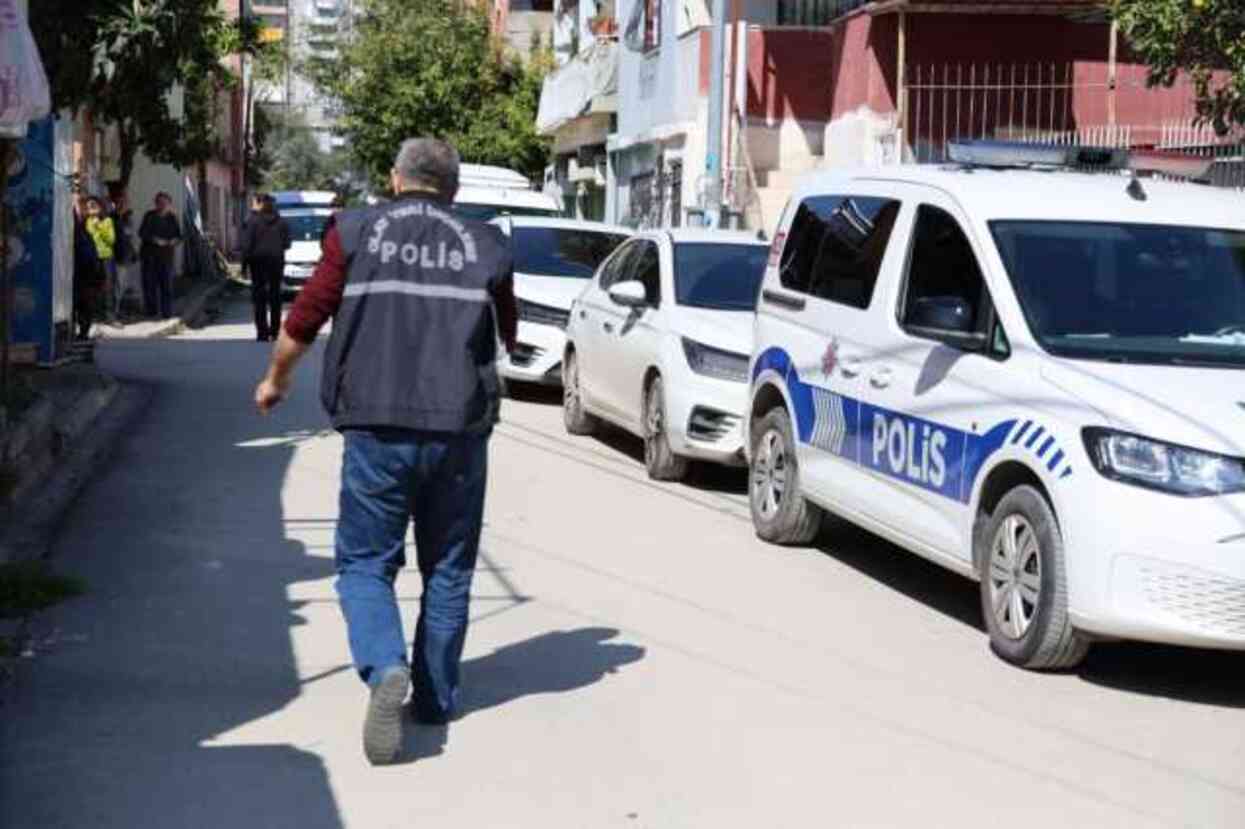 Adana'da bir baba, uyuşturucu parası isteyen oğlunu vurarak öldürdü Adana'da bir baba, uyuşturucu parası isteyen oğlunu vurarak öldürdü