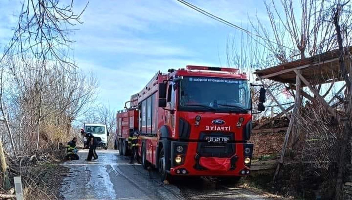 Eskişehir\'de ahşap bir evde çıkan yangın söndürüldü