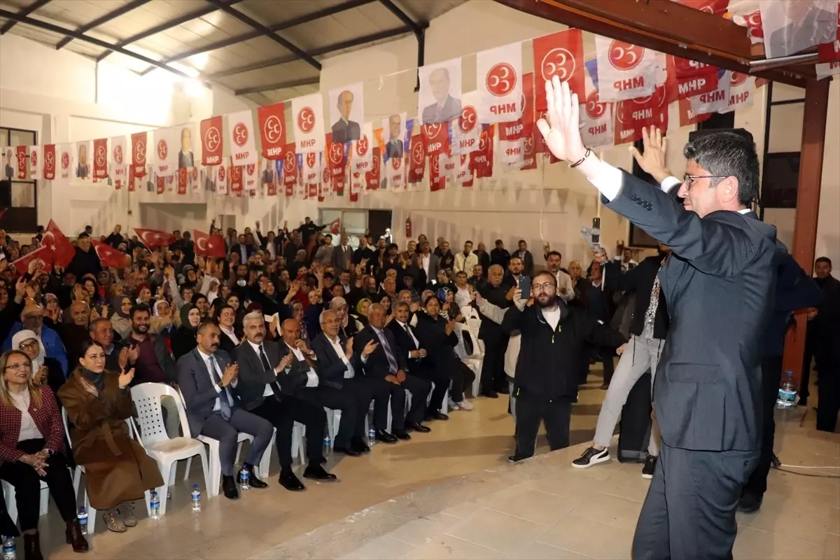 AK Parti ve MHP Genel Başkan Yardımcıları Fethiye\'de Vatandaşlarla Buluştu