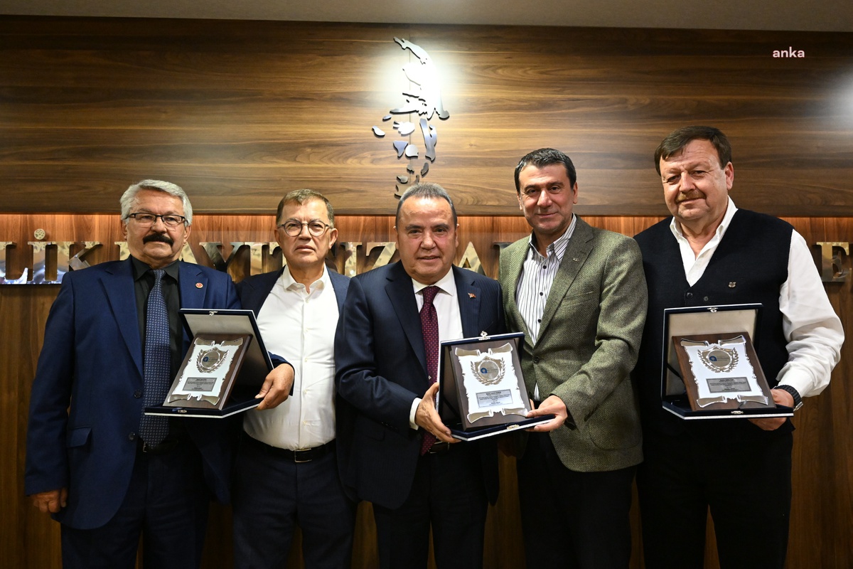 Antalya Büyükşehir Belediye Meclisi İsrail ile \'kardeş şehir\' protokolünü sonlandırdı