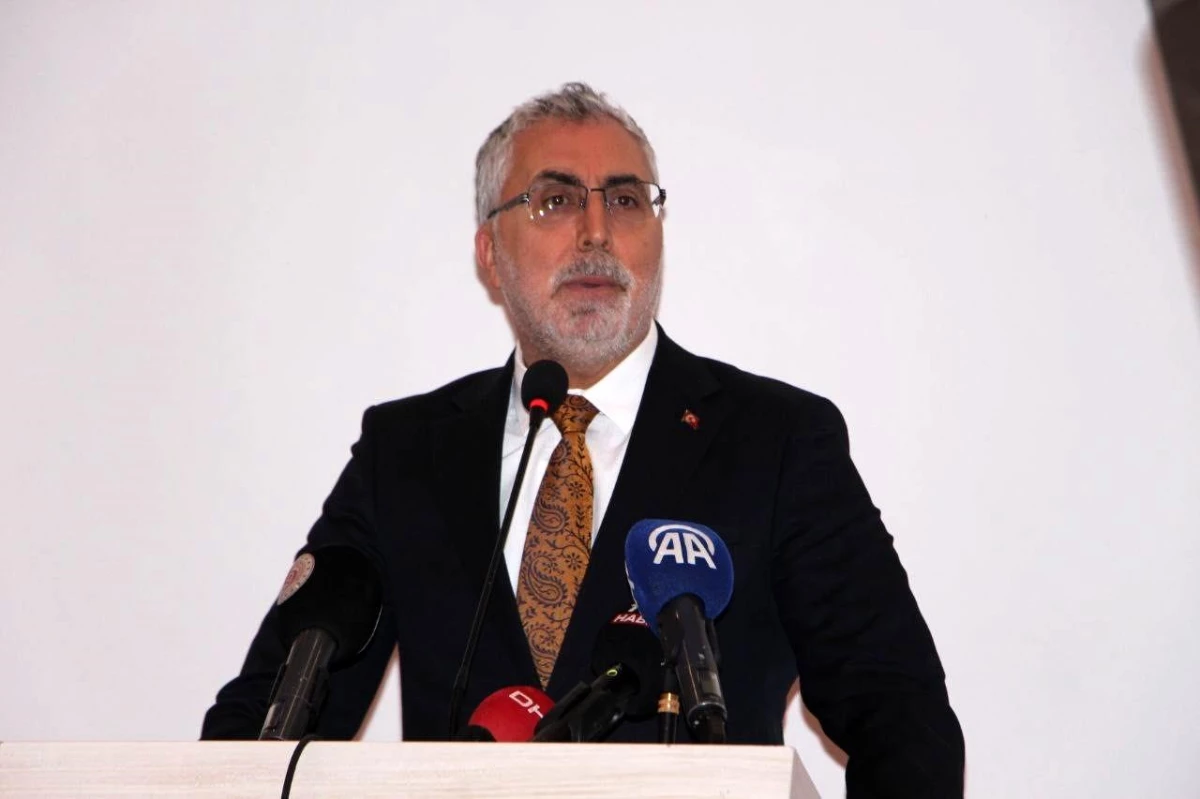 Çalışma ve Sosyal Güvenlik Bakanı Vedat Işıkhan: Türkiye Yüzyılı için birliğe ve kardeşliğe ihtiyacımız var