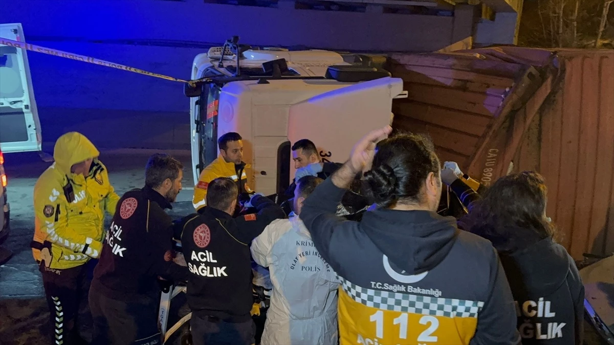 Bakırköy\'de Tır Kazası: 4 Kişi Hayatını Kaybetti