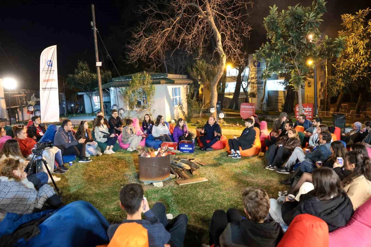 Antalya Gençlik Çalıştayı\'nda Gençlerle Buluşan Başkan Böcek, Gençlere Projelerin Müjdesini Verdi