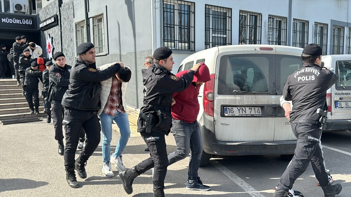 Bursa\'da düzenlenen operasyonda 31 zanlı adliyeye sevk edildi