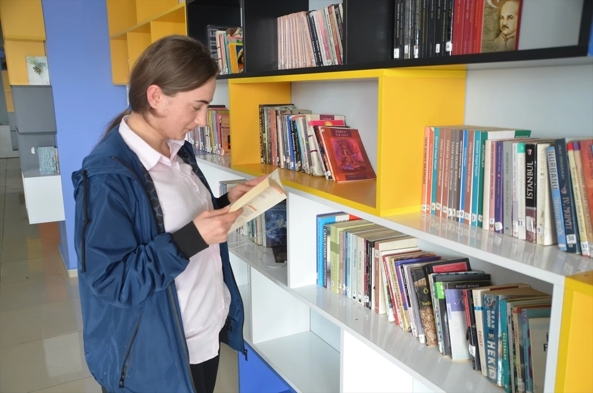 Hakkari Yüksekova\'da Gençlere Kütüphane ve Spor Salonu İmkanı