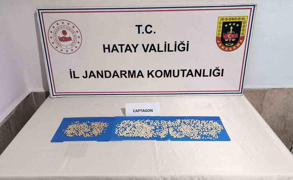 Hatay\'ta yapılan operasyonda bin 298 uyuşturucu hap ele geçirildi