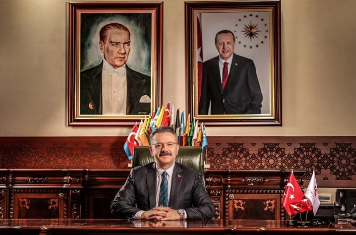 Eskişehir Valisi Hüseyin Aksoy, İstiklal Marşı\'nın kabulü için mesaj verdi