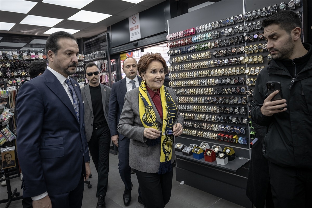 Meral Akşener, Çubuk ve Pursaklar\'da esnaf ziyaretinde bulundu