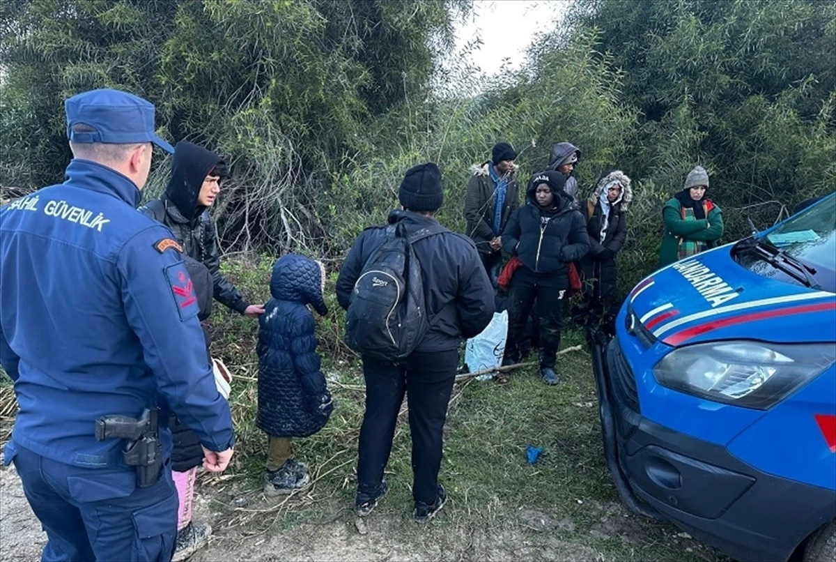 İzmir\'de 20\'si çocuk 91 düzensiz göçmen yakalandı
