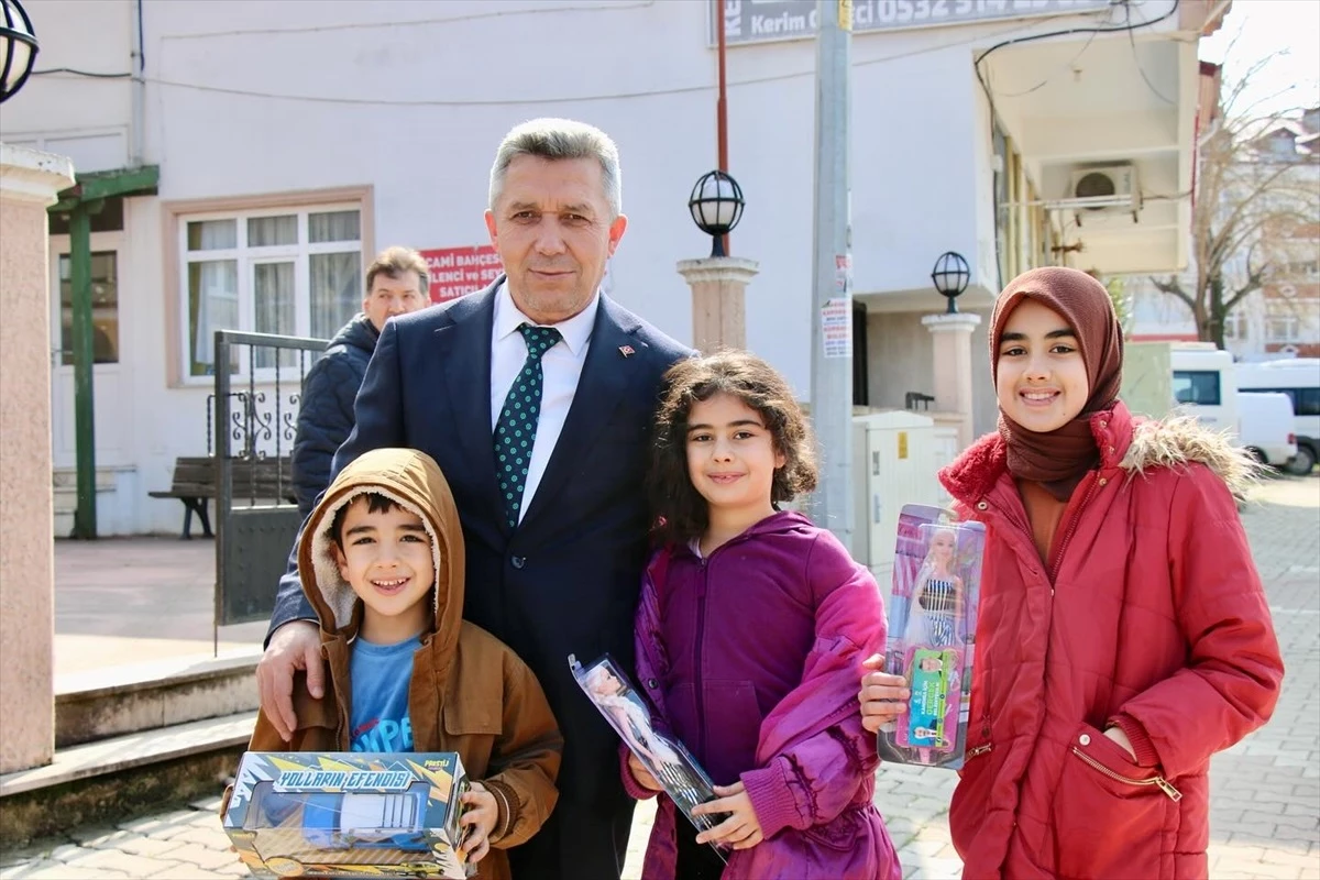 Kocaeli\'de AK Parti adayı Erol Ölmez, Kefken Mahallesi\'nde projelerini anlattı