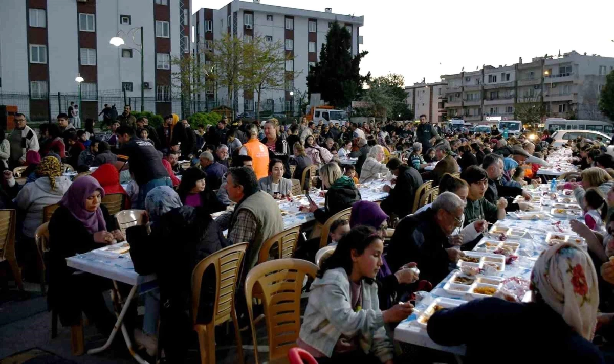 Kuşadası Belediyesi Ramazan Ayı Boyunca Ücretsiz İftar Yemeği Verecek