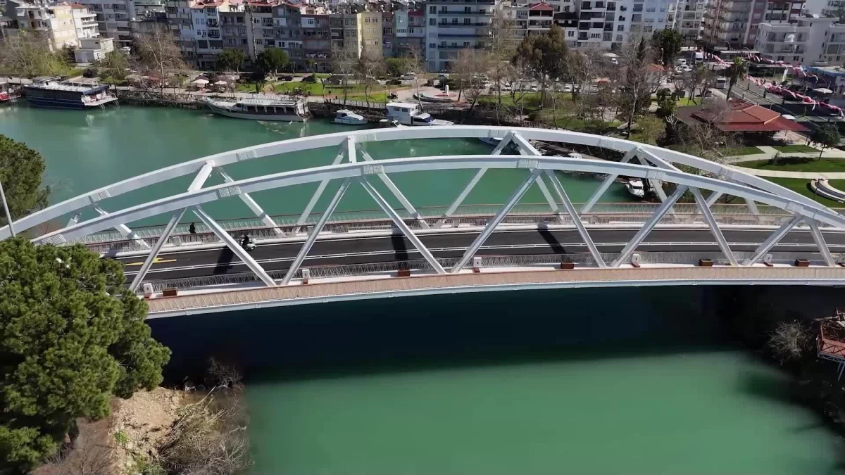 Manavgat Belediyesi\'nce Yapılan Şükrü Sözen Taşıt Köprüsü Törenle Hizmete Açıldı